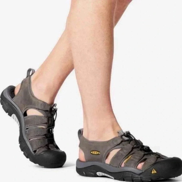 💥HOST PICK💥 Keen Newport H2 Sandal Size 6 - Picture 1 of 10